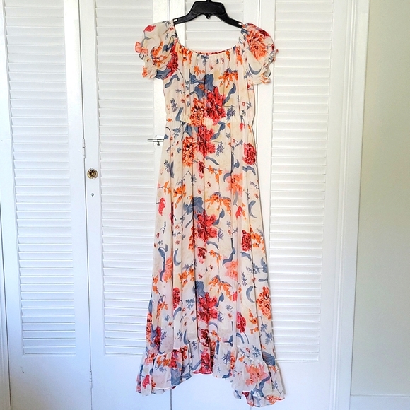 Dresses & Skirts - Floral Print Maxi Dress